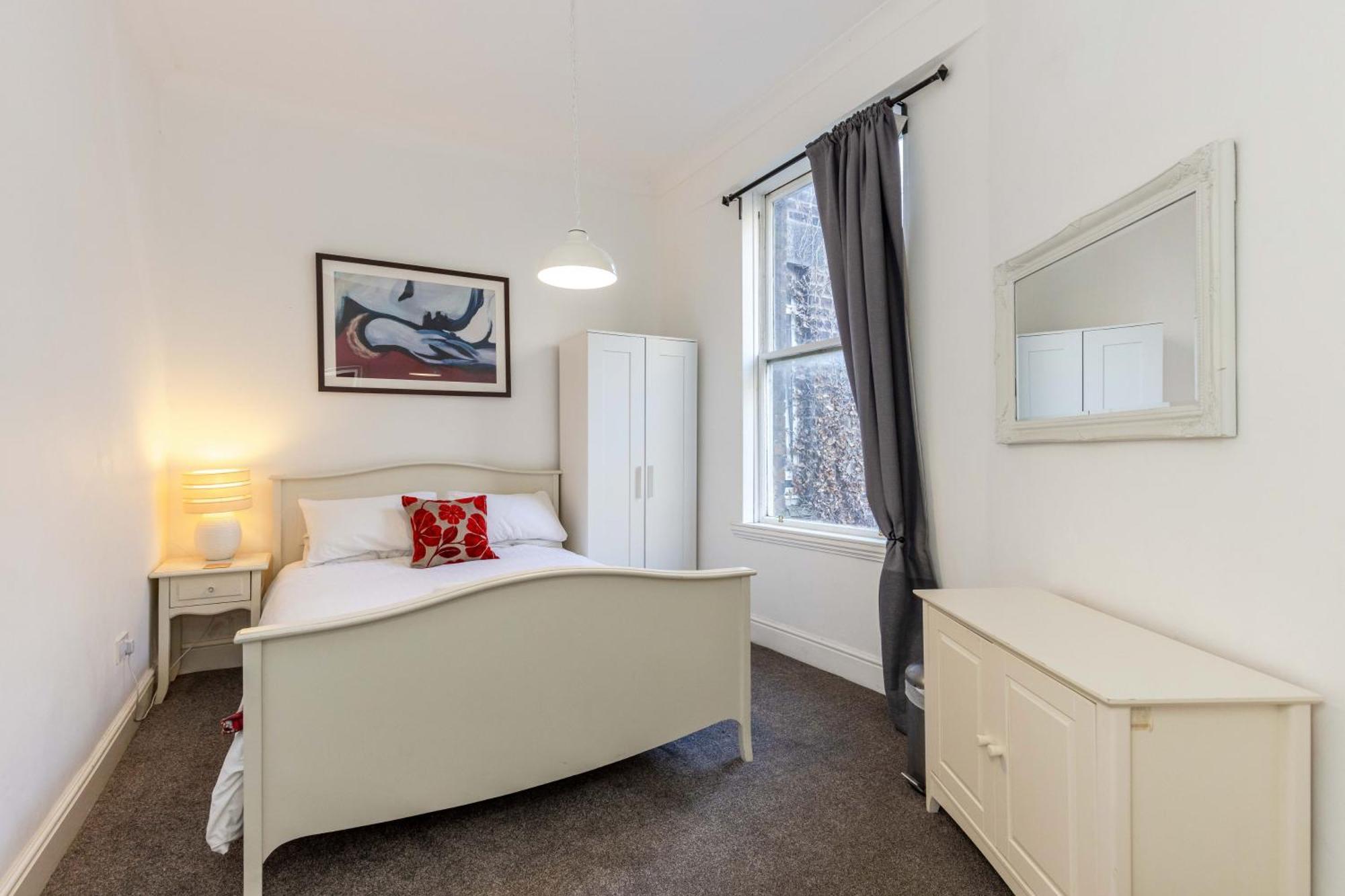 Traditional 3 Bedroom Quiet Duplex Flat By High St, Trams And Buses - Just 1-5 Miles To Centre Edimburgo Exterior foto