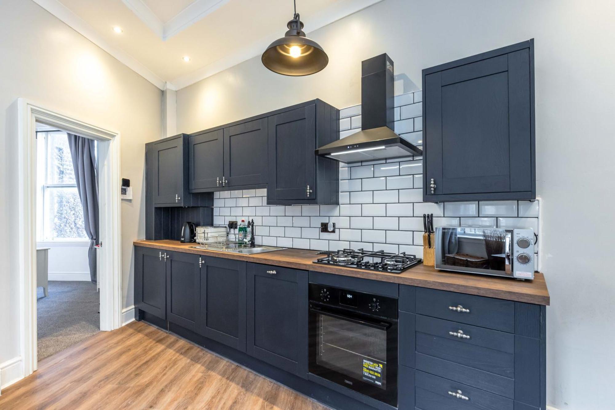 Traditional 3 Bedroom Quiet Duplex Flat By High St, Trams And Buses - Just 1-5 Miles To Centre Edimburgo Exterior foto
